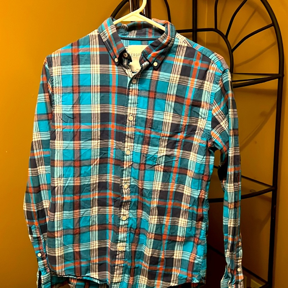 Men’s size small button down long‎ sleeve Aeropostale dress shirt with pocket